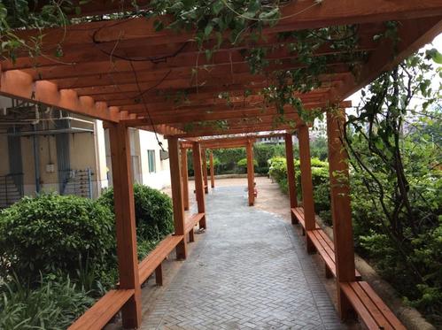 成都防腐木花架應(yīng)用